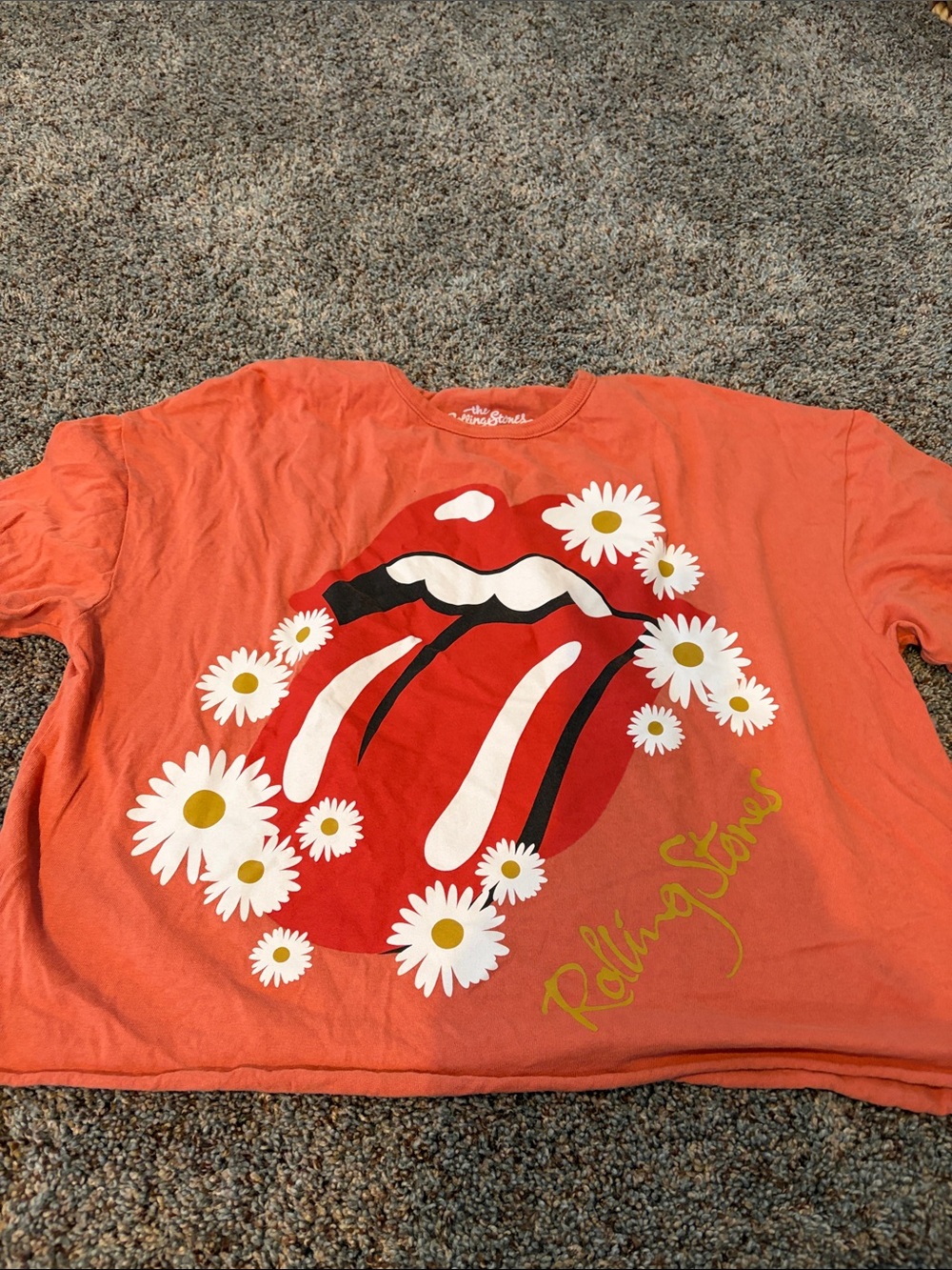 Rolling Stones Coral Graphic Tee with Daisy Logo